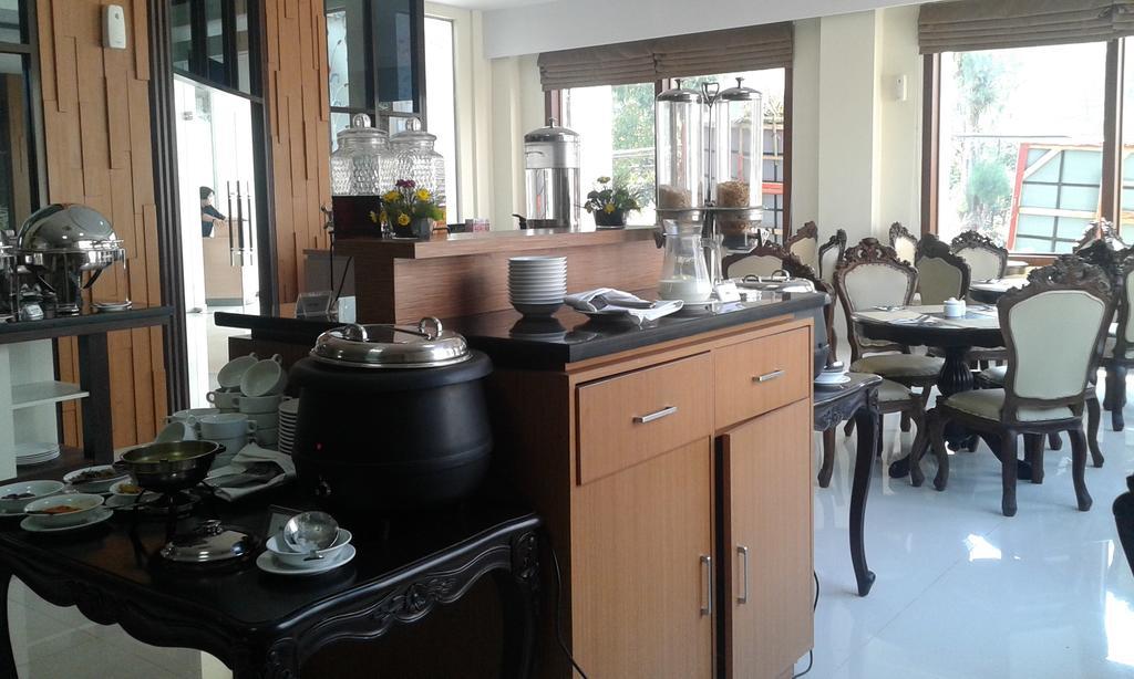 Hotel Safira Маґеланґ Екстер'єр фото