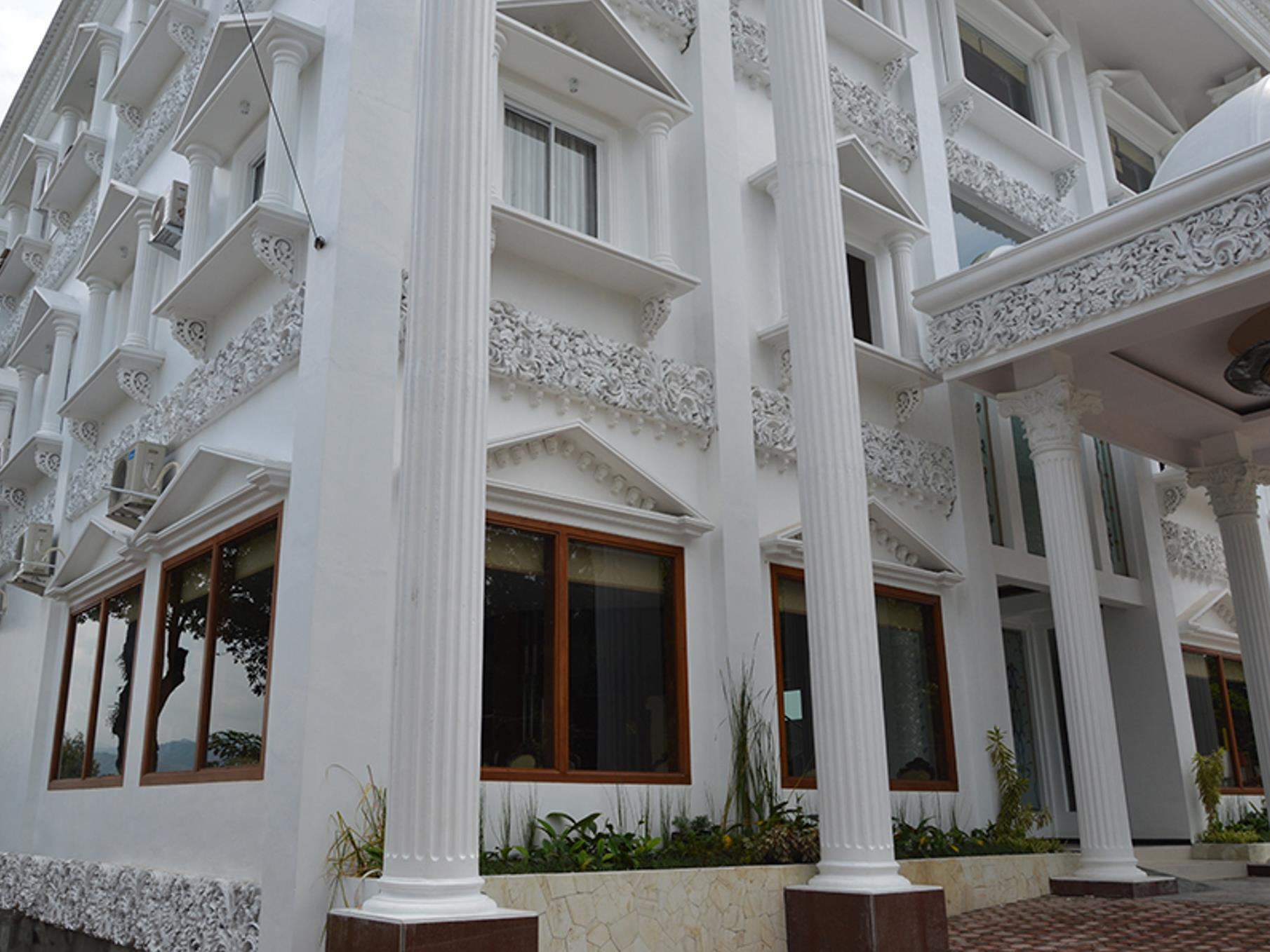 Hotel Safira Маґеланґ Екстер'єр фото