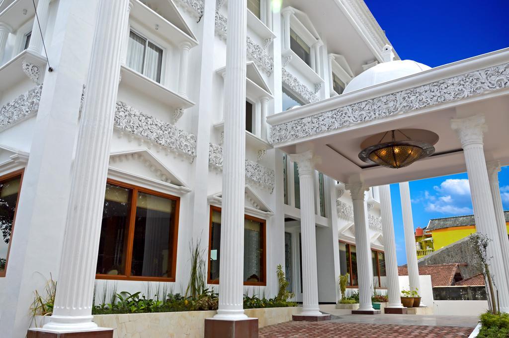 Hotel Safira Маґеланґ Екстер'єр фото