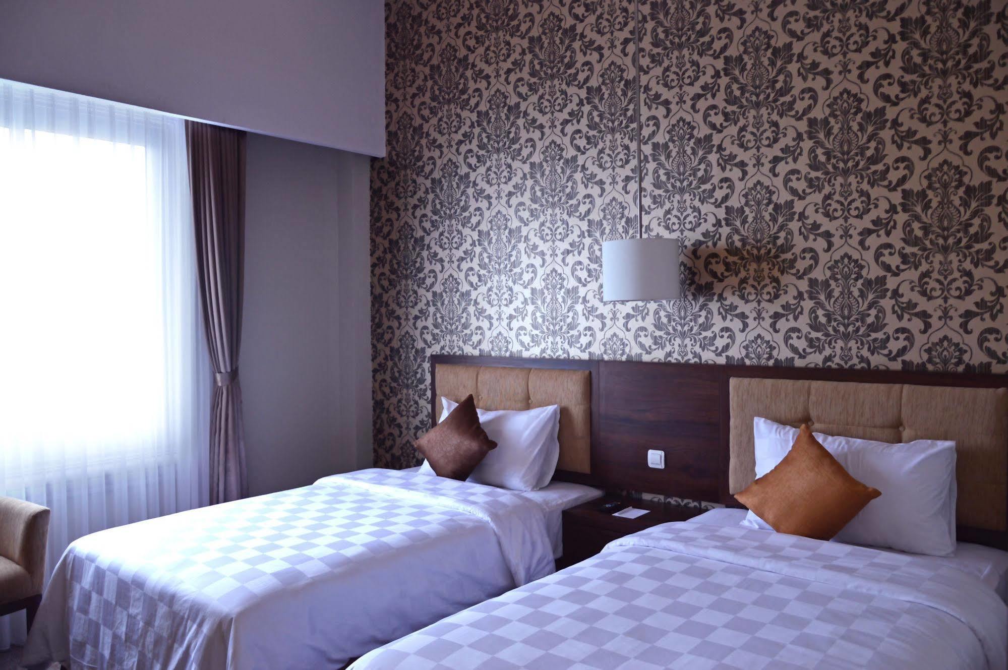 Hotel Safira Маґеланґ Екстер'єр фото